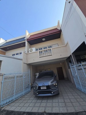 ราคาดีที่สุดในโครงการ , หมู่บ้านคลองจั่นวิลล่า2,  ทาวน์โฮม 2 ชั้น ,ขนาด 32 ตร.วา