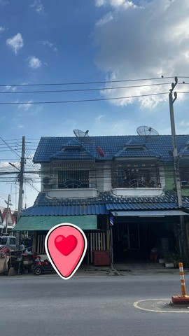  ขายทาวน์เฮาส์ห้องมุม ทำเลค้าขาย ใกล้ตลาด อยุธยา ราคาดีเพียง 2 ล้านบาท! พิกัด: ใกล้ตลาดหมู่บ้านดีดีตำบลอุทัย อำเภออุทัย จังหวัดพระนครศรีอยุธยา จุดเด่นที่ห้ามพลาด • ทาวน์เฮาส์ ห้องมุม ได้พื้นที่ใช้สอยเพิ่ม • เนื้อที่ 16 ตารางวา • 2 ชั้น •  2 ห้องนอน •  2 ห้องน้ำ •  จอดรถได้ถึง 3 คัน •  ทำเลดีมาก ใกล้ตลาด ค้าขายได้ อยู่อาศัยก็ดี • เหมาะทั้ง ซื้ออยู่อาศัย / เปิดร้าน / รีโนเ�
