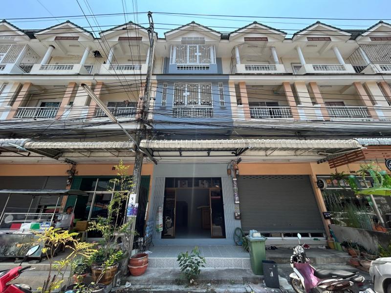  ขาย อาคารพาณิชย์ 3 ชั้น โครงการ พิศาล เขตบางขุนเทียน กรุงเทพฯ เดินทางสะดวกเข้า-ออกได้หลายเส้นทาง ใกล้กับห้างสรรพสินค้าชั้นนำ