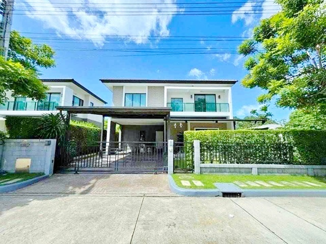 .ให้เช่าเบ้านเดี่ยว 2 ชั้น อ่อนนุช 70-1 พัฒนาการ87-107  ARL หัวหมาก 2.6 กม 4 นอน  สุดหรู หลังมุม ติดถนนเมน  รร.นนานาชาติชาร์เตอร์ 2.5 กม. 