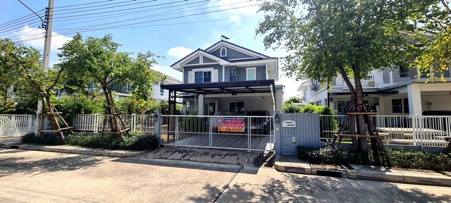 หมู่บ้านวิลลาจจิโอ รังสิต-คลอง 2 Villaggio Rangsit - Klong 2ที่ตั้ง :ถ.รังสิตนครนายก ต.คลองสอง อ.คลองหลวง จ.ปทุมธานีโซน :โซน Cเนื้อที่ :67.5 ตร.ว.พื้นที่ใช้สอย :161 ตร.ม.ห้องนอน :3 ห้องห้องน้ำ :3 ห้องห้องอื่น ๆ :1 ห้องจำนวนชั้น :2 ชั้นชั้นบน :ลามิเนตชั้นล่าง :กระเบื้องที่จอดรถ :2 คันเครื่องปรับอากาศ :4 เครื่องขายบ้านเดี่ยวสูง 2 ชั้น เนื้อที่ 67.5 ตร.ว.มี 3 ห้องนอน 3 ห้องน้ำ พื้นที่ใช้สอย 161 ตร.ม. พร้อมเฟอร์น