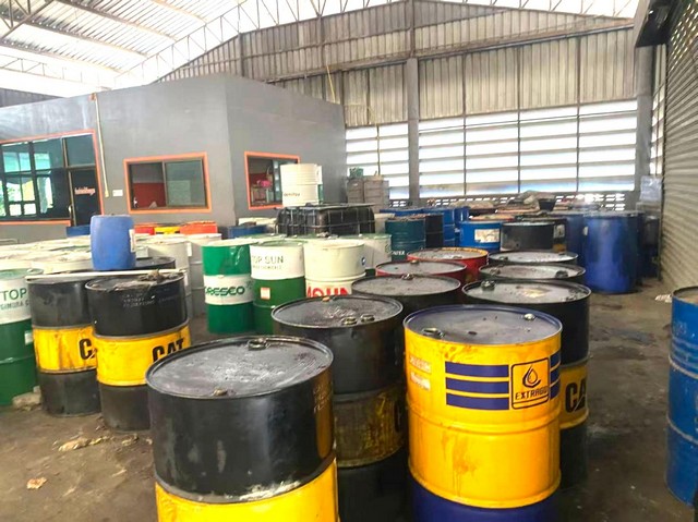 ขายโรงงานน้ำมันพนัสนิคมชลบุรี ขายที่ดินพร้อมสิ่งปลูกสร้างพนัสนืตม เนื้อที่ 5-1-68 ไร่(โฉนด 9 ใบพื้นที่เดียวกัน) มีใบอนุญาต 106