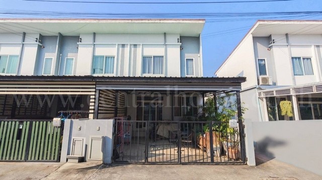 รหัสทรัพย์ N0894ทาวน์โฮม กัสโต้ เพชรเกษม - ทวีวัฒนา (หลังริม) ทำเลดี ราคาถูกที่สุดในโครงการที่ตั้ง&nbsp;: ซอยทวีวัฒนา 9 แขวงทวีวัฒนา เขตทวีวัฒนา กรุงเทพมหานคร 10170รายละเอียดทรัพย์- ทาวน์โฮม 2 ชั้น แปลงหลังริม ขนาดพื้นที่ 21.8 ตารางวา พื้นที่ใช้สอย 128 ตารางเมตร- 3 ห้องนอน, 2&nbsp;ห้องน้ำ, 1 ห้องรับแขก, 1 ห้องนั่งเล่น, 1 ห้องครัว, 2 ที่จอดรถ- เครื่องปรับอากาศ 1 เครื่อง, เครื่องทำน้ำอุ่น 1 เคร�