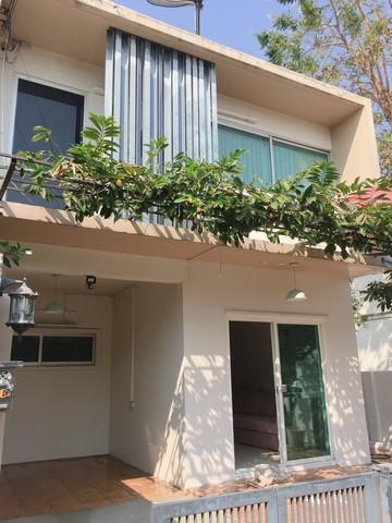 ให้เช่าทาวน์เฮ้าส์ บ้านหลังมุม ‬เฟอร์นิเจอร์ครบ เดอะแพลนท์ซิตี้ นาคนิวาส 48 ‬‬ ลาดพร้าวติดต่อAgent : คุณเด่นชัย: 09-8481-8989:06-2839-4747ID Line :0984818989: https://line.me/ti/p/ezz8HbMifzWhatsApp :+66984818989: แอดไลน์ แคปหน้าจอสอบถามได้เลยครับหมู่บ้านเดอะแพลนท์ซิตี้ นาคนิวาส 48 ‬‬2 ชั้น 22ตารางวา 135 ตารางเมตร 2 ห้องนอน 1ห้องแต่งตัว 2 ห้องน้ำแอร์ทุกห้อง4ตัว, ผ้าม่านทั้งหลัง(สีชมพู)หน้าบ้านกว้าง 5 เมตร หันหน้าทิศใต้ บ้านหลังมุม ‬�