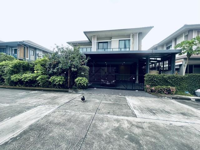 ขายบ้านเดี่ยว 2 ชั้น 62 ตรว. โครงการ เดอะแพลนท์ Exclusive ซอยพัฒนาการ 38 ใกล้ทางด่วน เอกมัย ทองหล่อ เงียบ สงบ เป็นส่วนตัวติดต่อ:: ชยา โทร/ID Line:: 0942823961Link Line:: https://line.me/ti/p/3xFA1An8Kcรหัส # T26-042บ้านเดี่ยว 2 ชั้น เดอะแพลนท์ Exclusive ซอยพัฒนาการ 38เนื้อที่ 62 ตารางวาพื้นที่ใช้สอย 217 ตารางเมตร3 ห้องนอน3 ห้องน้ำ1 ห้องพระ1 ห้องครัวแถมครัวไทยต่อเต็มหลังบ้านบ้านบิ้วอินทั้งหลังจอดรถ 2 คันลูกบ้านมีทั้งหมด 108 หลังเพื