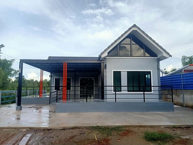 ขายบ้านเดี่ยวพร้อมที่ดิน สร้างใหม่ 2 หลัง อำเภอคำตากล้า จังหวัดสกลนคร #รายละเอียดและที่ตั้งทรัพย์-บ้านเดี่ยวชั้นเดียว 2 หลัง ตั้งอยู่ตำบลคำตากล้า อำเภอคำตากล้า จังหวัดสกลนคร-บ้านหลังแรกเนื้อที่ 150 ตารางวา พื้นที่ใช้สอย 150 ตารางเมตร จำนวน 3 ห้องนอน 2 ห้องน้ำ **ราคาขายเพียง 2.5 ล้านบาท-บ้านหลังที่ 2 เนื้อที่ 200 ตารางวา พื้นที่ใช้สอย 150 ตารางเมตร จำนวน 4 ห้องนอน 2 ห้องน้ำ **