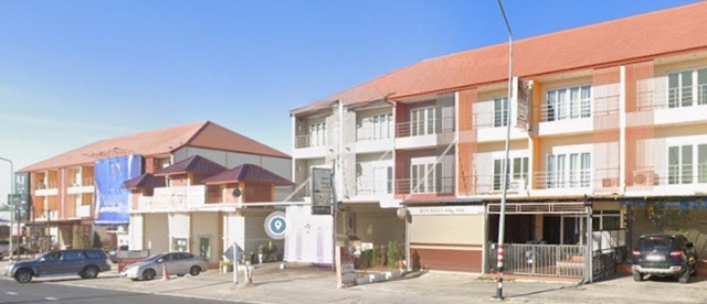 สนามบินอู่ตะเภา 5กม บ้านฉาง พลา ถ.บูรพาพัฒน์ 800ม.ให้เช่าอาคารพาณิชย์ 3 ชั้น  15 ตร.ว. 175 ตร.ม. 17,999 B-M. ทำเลเด่น เหมาะทำออฟฟิศ ร้านค้า คลินิก หรืออยู่อาศัย ใกล้นิคมอุตสาหกรรมมาบตาพุด 8.6กม.และ. รองรับการขยายธุรกิจในพื้นที่เศรษฐกิจสำคัญของระยองU-Tapao Inter Airport 5km. BanChang Phla Burapha Phatthana Rd. 800m. 3story commercial building for rent 800m.  15 sq.wa. 175sq.m. 17,999B-M. prime location near Phla intersection Ban Chang Phla Beach 2.6 km. Suitable for office shop clinic or residence Close to Map Ta Phut Industrial Estate 8.6km. and  Ideal for business expansion in Rayong key economic area�