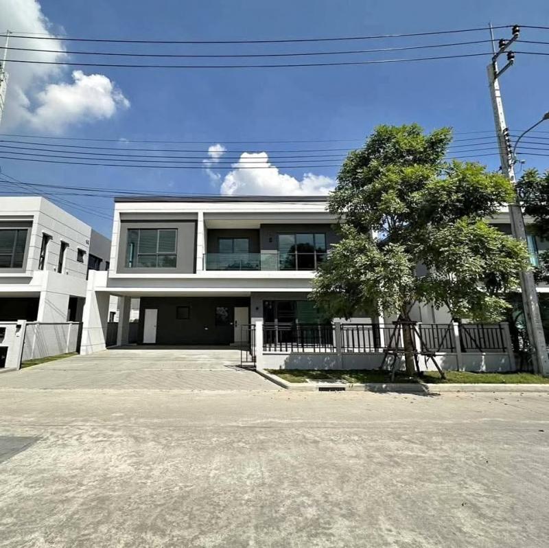 CH1150 ให้เช่าเซนโทร บางนา 4 ห้องนอน แต่งเสร็จ ติดสวนโครงการ 3 จอดรถ