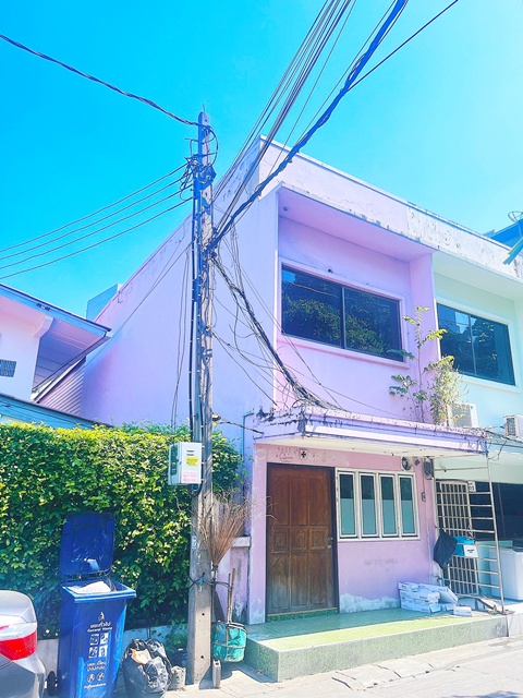 BTS สะพานควาย 500ม. BigC 365ม. อินทามระ 1-5 ให้เช่าตึกแถว 2 ชั้น ทำเลสุทธิสาร อินทามระ ใจกลางย่านธุรกิจ 25,999 B-M.  ม.หอการค้าไทย 3 กม. เหมาะทำร้านกาแฟ สตูดิโอ โฮมออฟฟิศ หรือพักอาศัย พื้นที่ใช้สอยลงตัว 19 ตร.วา. 152 ตร.ม.  2 นอน 1 น้ำ ใกล้สำนักงานเขตพญาไท 1.8 กม.โรงพยาบาล และแหล่งไลฟ์สไตล์ เข้าออกได้หลายเส้นทาง ถ.สุทธิสารวินิจฉัย วิภาวดีรังสิต BTS SaphanKhwai 500m. BigC 365m. Indamara1-5 2story shophouse for rent in Sutthisan Inthamara the heart of the business district 25,999