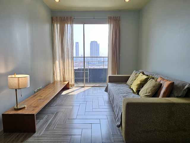 ขายคอนโด Lighthouse Condominium เจริญนคร ขนาด 70 ตร.ม. 2 ห้องนอน ตกแต่งครบ ชั้นสูง วิวเมือง ราคา 6,900,000 บาทคอนโด Lighthouse Condominium ทำเลเจริญนคร ห้องขนาดใหญ่ ชั้นสูง วิวเมืองสวย เฟอร์นิเจอร์ครบ พร้อมเข้าอยู่ ใกล้ ICONSIAM ใกล้รถไฟฟ้าสถานีกรุงธนบุรี และเสนาเฟส เดินทางสะดวก เหมาะทั้งอยู่อาศัยและลงทุนปล่อยเช่ารายละเอียดห้องพื้นที่ใช้สอย 70 ตารางเมตร2 ห้องนอน2 ห้องน้ำ1 ห้องนั่งเล่น1 ห้องครัว1 ที่จอ