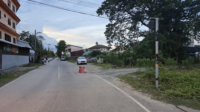 ขายที่ดิน 14 ไร่ ติดถนน ใกล้ ม.แม่โจ้ สันทราย เชียงใหม่ เหมาะทำโครงการจัดสรรรายละเอียดขายที่ดิน 14 ไร่ ติดถนน ใกล้ ม.แม่โจ้ สันทราย เชียงใหม่ เหมาะทำโครงการจัดสรรรายละเอียด - ที่ดินเปล่า 14 ไร่ 2 งาน 41.8 ตารางวา  (5,841.8 ตารางวา)- หน้ากว้างติดถนน 45 เมตร ลึก 370 เมตร (โดยประมาณ)- ถนนหน้าที่ดินกว้าง 14 เมตร (โดยประมาณ)- ผังสีส้ม (ทำโครงการจัดสรรได้)- ที่ถมแล้ว-เหมาะทำโครงการจัดสรร, โรง�