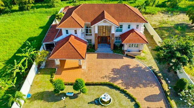 5นอน ให้เช่าคฤหาสน์ 2 ชั้นพูลวิลล่าหรู ตลาดนิมิตใหม่ 2.1กม. คลองสามวา  หลังใหญ่ 450 ตร.ม. 3น้ำ พร้อมเฟอร์ฯ สระว่ายน้ำส่วนตัว 