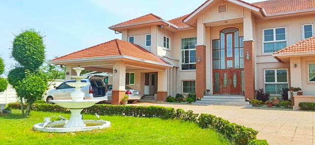 ตลาดนิมิตใหม่ 2.1กม. คลองสามวา  ให้เช่าคฤหาสน์ 2 ชั้นพูลวิลล่าหรู หลังใหญ่ 450 ตร.ม.4 นอน 3น้ำ พร้อมเฟอร์ฯ สระว่ายน้ำส่วนตัว 