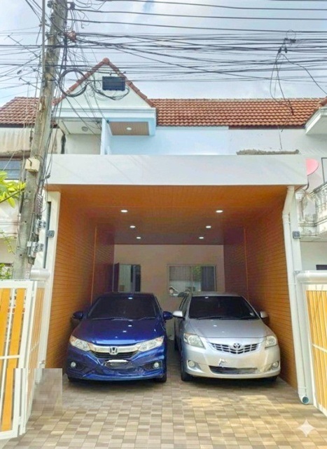  Central EastVille4.45กม. MRT วัชรพล ให้เช่าทาวเฮ้าส์ 2 ชั้น โรงเบียร์เยอรมันตะวันแดง รามอินทรา 190ม. รร.นานาชาติกีรพัฒน์ 600 ม. 2นอน 