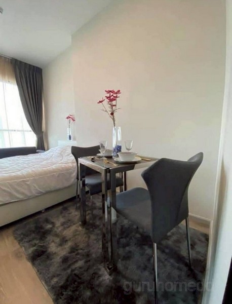 ghd000806R ให้เช่าคอนโด KnightsBridge Prime รัชโยธิน ห้องตกแต่งครบ ขนาด 23 ตรม ชั้น 28 วิว SCB Bank ใกล้ BTSพหลโยธิน24ราคาเช่า 14,000 บาท/เดือนสัญญาเช่า 1 ปีประกัน 2 เดือน ล่วงหน้า 1 เดือนสนใจติดต่อ:โบ O93 789ํ 4935ํLine: @guruhomeddคอนโด ไนท์บริดจ์ ไพร์ม รัชโยธิน / KnightsBridge Prime Ratchayothinที่ตั้ง : ถนนพหลโยธิน แขวงจตุจักร เขตจตุจักร กทม.ใกล้ BTS พหลโยธิน 24รายละเอียด :* ขนาด 23 ตารางเมตร* ชั้น 28 วิว SCB Bank* ตกแต่งครบครัน พร้อมเข้าอยู่ได้ทันที�