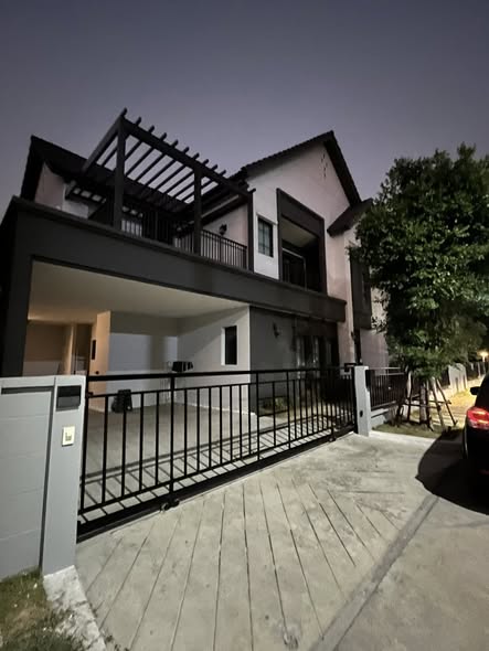 ให้เช่าบ้านเดี่ยว หมู่บ้านเซนโทร บางนา กม 7 เฟส 2 คะ  ทำเลดี ใกล้เมกา บางนา รร คอนคอร์เดียน