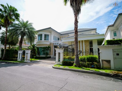 บ้านหรูราคาดีอาจหาได้ แต่บ้านหรูทำเลดีขนาดนี้ หายากมาก!!! ขาย! บ้านเดี่ยว หมู่บ้าน แกรนด์ บางกอก บูเลอวาร์ด เพชรเกษม-ปิ่นเกล้า (Grand Bangkok Boulevard Petchkasem - Pinklao)  ทางเข้า ติดถนนกาญจนาภิเษก อยู่หลังห้าง เดอะมอลล์บางแค  ใกล้ MRT หลักสอง เพชรเกษม บางแค !!.ที่ตั้ง:  หมู่บ้าน แกรนด์ บางกอก บูเลอวาร์ด เพชรเกษม - ปิ่นเกล้า (Grand Bangkok Boulevard Phetkasem) บางแค กรุงเทพ  https://maps.app.goo.gl/k467Xr2D2vd24X1bA.รายละเอียด   - บ้านเดี่ยว 2 ช�