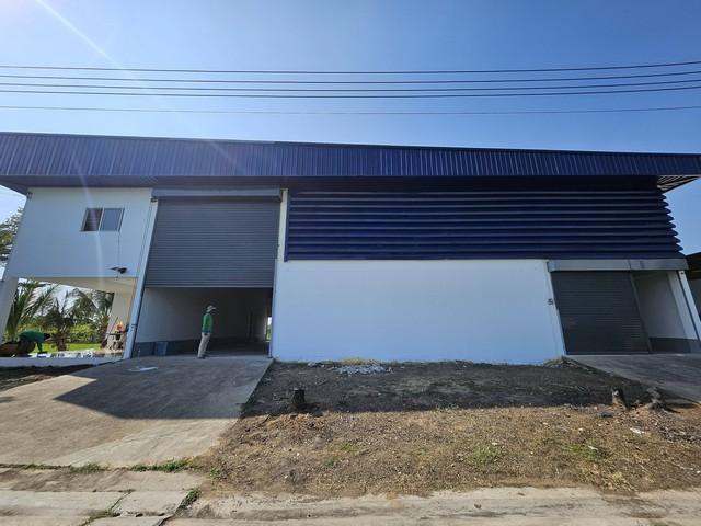 ให้เช่าโกดัง 400 ตารางเมตร มีห้องน้ำในตัว ซอยวัดบัวสุวรรณฯ ลาดหลุมแก้ว ปทุมธานีราคาเช่า 55,000 บาท / เดือน ( สัญญาขั้นต่ำ 1-3 ปี ประกัน 2 เดือน ล่วงหน้า 1 เดือน )ที่ตั้ง ถนนกรมชลประทาน ซอยวัดบัวสุวรรณฯ ตำบลระแหง อำเภอลาดหลุมแก้ว จังหวัดปทุมธานีติดต่อ : คุณภัสพงณ์ 0634098164Line : binkem22https://www.facebook.com/profile.php?id=61581484955548เนื้อที่ 200 ตารางวา พื้นที่ใชสอยรวม 400 ตารางเมตรลานจอดรถส่วนตัวรอบอาคาร ถนนคอนกร�