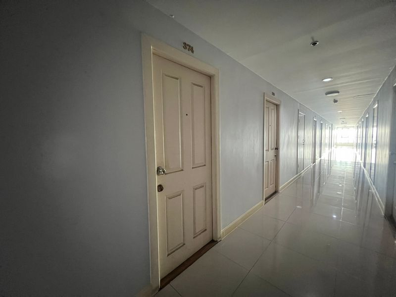 M2943ให้เช่า คอนโด รีเจ้นโฮม 15 อาคาร B เลขที่ 104/374  ตึก B ถนนแจ้งวัฒนะ ตำบลอนุสาวรีย์ อำเภอบางเขน กรุงเทพมหานคร 10220รายละเอียดทรัพย์ - ขนาด 30 ตารางเมตร - อาคารสูง 9 ชั้น - ห้องอยู่ชั้น 9 ตึก B- เป็นห้อง Studio - พร้อมหิ้วการเป๋าเข้าอยู่ได้เลย - แอร์ 1 เครื่อง - ที่จอดรถ  1 คัน- ตกแต่ง พื้นลามิเนต ,มีตู้เย็น ,TV ,โต๊ะเครื่องแป้ง ,ตู้เสื้อผ้า ,เครื่องทำน้ำอุ่น ,ที่นอน ,เตียง,ชั้นวางของ ,โต๊ะทานอ�