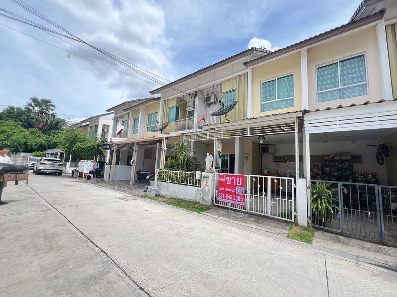 ธนาซิโอ รัตนาธิเบศร์ ทาวน์เฮ้าส์  2 ชั้น เลขที่ 18/36 ตำบลบางรักพัฒนา  อำเภอบางบัวทอง จังหวัดนนทบุรี