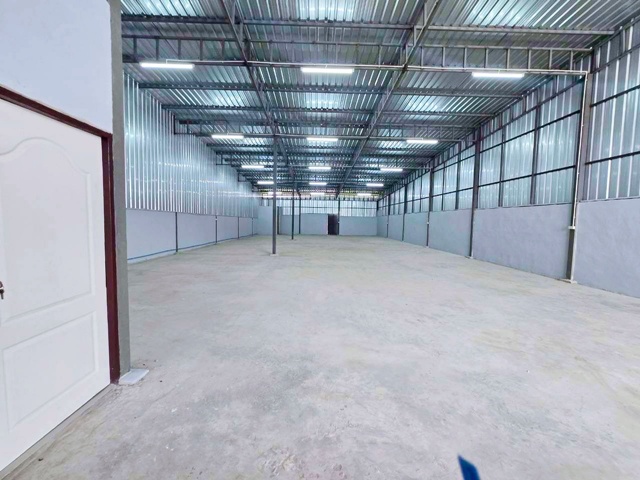 รร.บ้านบางน้ำจืด 1.3 กม. 1 นอน 1 น้ำ อนามัยบางน้ำจืด 1.6 กม. ให้เช่าโกดัง โรงงาน พร้อมออฟฟิศ 400 ตร.ม. 100 ตร.วา. 34,999 B-M. เลียบคลองบางน้ำจืด หาของกินง่าย เดินทางสะดวก สถานีรถไฟบางน้ำจืด 350 ม. ถ.เอกชัย-พระราม2 เลียบคลองบางน้ำจืด   BangNamChuet Health Center 1.6 km. Warehouse/factory with office for rent 400 sq.m. 100 sq.wa. 34,999  B-M.  Located along Bang Nam Chuet Canal 1.3 km. from Ban Bang Nam Chuet School. 1 bed 1 bath Easy access to food and transportation. Bang Nam Chuet Railway Station 350 m. Ekkachai-Rama 2 Road. along Bang Nam Chuet Canal. ถ.เอกชัย-พระราม2 เลียบคลองบางน้ำจืด    บ