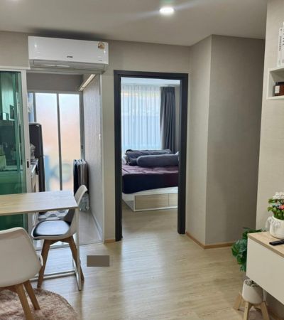 ให้เช่า 15,000 /เดือน* วันพลัส เจ็ดยอด 6 (คอนโดใหม่)ใกล้เมญ่า | ร้านดังยำปูม้าเจ็ดยอด | 7-Elevenเดินทางสะดวก ใกล้สถานที่สำคัญพิกัด: เจ็ดยอด เชียงใหม่.ชั้น 1 (ทั้งชั้นมี 3 ห้อง)ขนาด 31 ตร.ม. ฟังก์ชันห้อง1 ห้องนอน1 ห้องรับแขก1 ห้องครัว1 ห้องน้ำ.เครื่องใช้ไฟฟ้าครบ พร้อมเข้าอยู่แอร์ 2 ตัว | เตาไฟฟ้า | ตู้เย็น | ไมโครเวฟเครื่องซักผ้า | ทีวี | พัดลม | หม้อหุงข้าว (เล็ก)โซฟากำลังสั่งตัด ถึงภายใ�