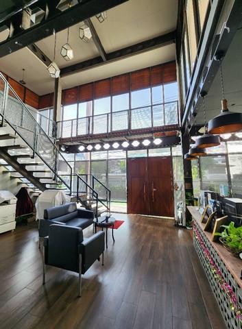 ให้เช่า ตึก อาคารสำนักงานออฟฟิศ 3 ชั้น มีดาดฟ้า ใจกลางนนทบุรี ติวานนท์ ซอย14 ใกล้รถไฟฟ้า MRTกระทรวงสาธารณสุข ถ.ติวานนท์ ต.ตลาดขวัญ อ.เมือง. จ.นนทบุรีให้เช่า 89,000 บาท/เดือน (ไม่มีเฟอร์นิเจอร์ )(ประกัน 2 เดือน+ล่วงหน้า/สัญญา 3 ปี )ติดต่อ คุณช่อผกา โทร 0616198565 LINE 0616198565สำรอง LINE 0812523279 ส่งลิ้งก์ไว้ได้เลยให้เช่าตึกสำนักงาน ออฟฟิศ 3 ชั้น เนื้อที่ 150 ตารางวา พื้นที่ใช้สอย 700 ตารางเมตร มีดาดฟ้า