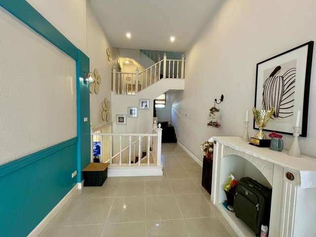 ให้เช่า ทาวน์โฮมหรู 4 ชั้น คริสตัล วิลล์ Townhome Crystal Ville โครงการอยู่หลังเซ็นทรัลอีสต์วิลล์ติดทางด่วน เอกมัยรามอินทรา ซอยประดิษฐ์มนูธรรม 19 รหัส P601ราคา 65,000 บาท/เดือน ประกัน 2 ล่วงหน้า 1ติดต่อ คุณช่อผกา 0616198565 LINE 0616198565หากไม่รับสาย รบกวนขอความกรุณาลูกค้า @line ทิ้งรูปและข้อมูลไว้นะคะhttps://line.me/ti/p/zu0mm-ozFX-ทาวน์โฮมหรู 4 ชั้น คริสตัล วิลล์ Townhome Crystal Ville-ขนาดที่ดิน 32 ตารางวา-พื้นที่ใช้สอยประมาณ 280 ตารา