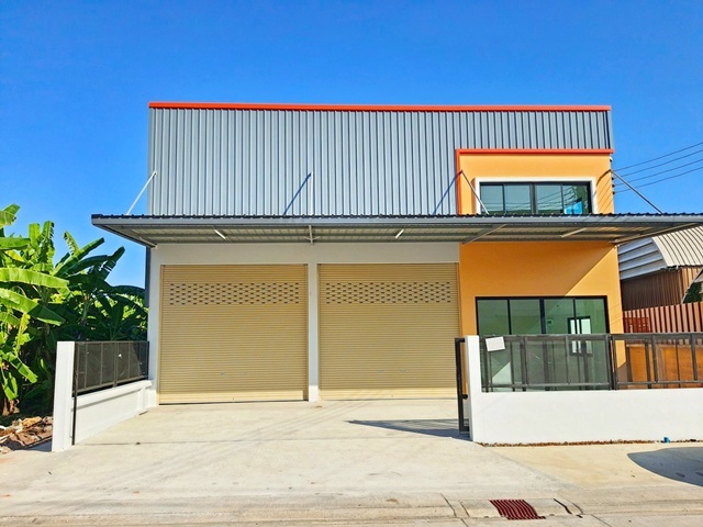 เซ็นทรัล พระราม 2 2.8 กม วัดท่าข้าม 900 ม.ให้เช่าสำนักงาน โกดังเก็บสินค้า สร้างใหม่ ติดถนน ย่านบางขุนเทียน 1ไร่ .380 ตร.ม. รร.สารสาสน์วิเทศบางบอน 2.7 กม. ฟังก์ชันครบ 1 นอน 2 น้ำ จอดรถสะดวก อาคารใหม่พร้อมใช้งาน 44,999 B-M. ตลาดท่าข้าม 1.2 กม. เหมาะสำหรับสำนักงาน คลังสินค้า และธุรกิจที่ต้องการความคล่องตัวในการเดินทาง ถ.พระราม 2 Central Rama 2, 2.8 km BangKhunThian area 900 m. Office/Warehouse for rent newly built on the main road in  400sq.wa. 380 sq.m. Sarasas Witaed Bang Bon School 2.7