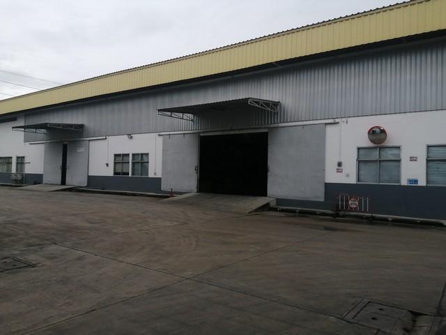 ให้เช่าโกดัง 2 โกดัง 960 ตรม. และ 1200 ตรม. ในนิคมอุตสาหกรรมบางชัน ย่านมีนบุรี ถนนเสรีไทย 54  *** ราคาเช่า 150 บาท/ตรม/เดือน ติดต่อ:: ชยา โทร/ID Line:: 0942823961   Link Line:: https://line.me/ti/p/3xFA1An8Kcรหัส# JD771โกดัง 2 โกดัง ในนิคมอุตสาหกรรมบางชัน ย่านมีนบุรี ถนนเสรีไทย 54  พื้นที่ 960 ตารางเมตร และ 1,200 ตารางเมตรความสูง 7 เมตรรับน้ำหนักได้ 2 ตันต่อตารางเมตรค่าไฟ 7 บาทค่าน้ำ 20 บาท*** ราคาเช่า 150 บาท/ตรม/เดือน มัดจำ 3 เดือน ล่วงหน้�