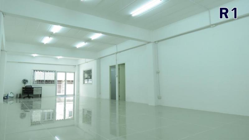 ให้เช่าออฟฟิศ พื้นที่ใช้สอย 72 ตรม. ชั้น1 ลาดพร้าว ใก้ล สถานีรถไฟฟ้าภาวนาสนใจติดต่อ คุณเจี๊ยบ Tel. 081 416 4142 Tel. 094 448 5038id : jeab_chick (สามารถแอดไลน์ สอบถามได้ คะ)ขนาดพื้นที่ใช้สอย 72 ตรม.มีกล้องวงจรปิด มีรั้วหน้าต่างกระจกพร้อมติดเหล็กดัด2 ห้องน้ำระบบไฟฟ้า 3 เฟส1 ที่จอดรถ***ไม่มีแอร์ ลูกค้าสามารถติดเองได้***ราคา 16,000 บาท/เดือนสัญญา 1 ปีประกัน 2 เดือน + ล่วงหน้า 1 เดือนลูกค้าตกแต่งได้ตามต้องก