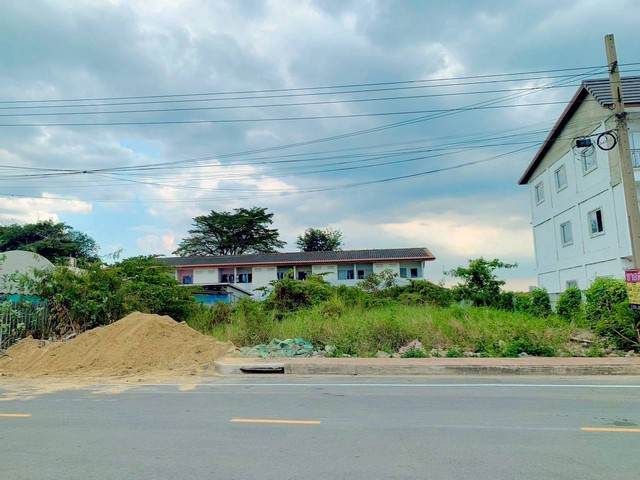 ZT868 ขายที่ดินสวยถมแล้ว  210 ตร.วา  ตรงข้ามรร.บางบัวทอง ใกล้วัดเล่งเน้ยยี่   นนทบุรีที่ตั้ง  ซ.เทศบาล9  ต.พิมลราช อ.บางบัวทอง  จ.นนทบุรีพื้นที่  210  ตร.วา  ถมแล้วสวยทำเลดีใกล้แหล่งชุมชน- กว้าง  20.5  เมตร,  ลึก 43 เมตรเหมาะทำออฟฟิศ  , โฮมออฟฟิศ หรือเกร็งกำไรสถานที่ใกล้เคียง วัดเล่งเน้ยยี้-รร.บางบัวทอง,  รร.จิรดา,  รร.นันทวรวิทย์- รร.อนุบาลศิริกาญจน์-รพ. บางบัวทอง,  รพ.ชลดา-สน.ตำรวจบางบั�