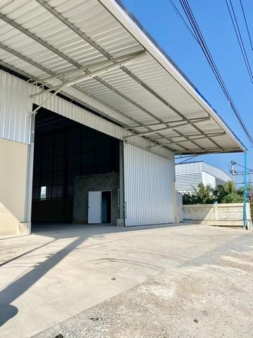 ให้เช่าโกดัง 800 ตารางเมตร ถนนพระราม 2 ซอยบางกระดี่ 30 แขวงแสมดำ เขตบางขุนเทียนราคาเช่า 65,000 บาท / เดือน ( สัญญาขั้นต่ำ 3 ปี )ที่ตั้ง ถนนพระราม 2 ซอยบางกระดี่ 30 แขวงแสมดำ เขตบางขุนเทียน กรุงเทพมหานคร 10150ติดต่อ : คุณภัสพงณ์ 0634098164Line : binkem22https://www.facebook.com/profile.php?id=61581484955548พื้นที่ใช้สอย 800 ตารางเมตร มีสำนักงาน มีพื้นที่จอดรถภายในพื้นที่โกดังกว้าง หลังคาสูง ไฟฟ้า 3 เฟส พร้อมเครื่องปรับอากาศราคา