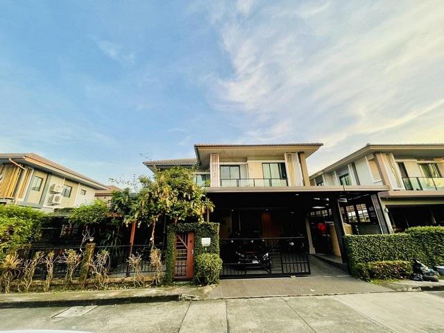 ขายบ้านเดี่ยว 2 ชั้น โครงการเดอะแพลนท์ Exclusive ซอยพัฒนาการ 38 ใกล้ทางด่วน เอกมัย ทองหล่อ เงียบสงบ เป็นส่วนตัวราคาขาย 16,900,000 บาทราคาเช่า 100,000 บาท / เดือนที่ตั้ง ถนนพัฒนาการ ซอยพัฒนาการ 38 แขวงสวนหลวง เขตสวนหลวง กรุงเทพมหานครติดต่อ : คุณภัสพงณ์ 0634098164Line : binkem22https://www.facebook.com/profile.php?id=61581484955548เนื้อที่ 62 ตารางวา พื้นที่ใช้สอย 217 ตารางเมตร จำนวน 2 ชั้น 3 ห้องนอน 3 ห้องน้ำมี 1 ห้องพระ 1 ห้องครัวแถมครัวไ�