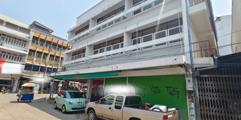 ขายตึก 2 ชั้น ทำเลทอง ถนนช้างม่อยที่ตั้งเยี่ยม ใจกลางเมืองเชียงใหม่- ใกล้กาดหลวง และ ตลาดวโรรส - แหล่งช้อปปิ้งชื่อดัง- เข้าซอยเพียง 20 เมตร - เดินทางสะดวก ไม่ติดในซอยลึก- ทำเลเศรษฐกิจดั้งเดิม - บรรยากาศชุมชนเก่าแก่ มีเสน่ห์- ใกล้ถนนท่าแพ Night Market - นักท่องเที่ยวผ่านไปมาตลอดรายละเอียดอาคาร- ตึก 2 ชั้น พื้นที่ 18 ตร.วา- พร้อมผู้เช่า - มีรายได้ทันที ไม่ต้องหาคนเช่าใหม่- ที่�