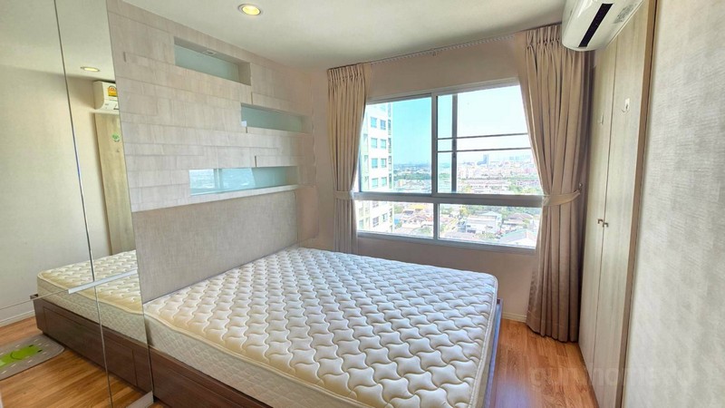 ghd000807 ขายด่วน ห้องชุด ใกล้ MRTหลักสอง ลุมพินี พาร์ค เพชรเกษม 98 ขนาด 26 ตรม อาคาร B ชั้น 17 วิวเมืองราคาขาย 1.35 ล้านบาท (1,350,000 บาท)สนใจติดต่อ:โบ O93 789ํ 4935ํLine: @guruhomeddคอนโด ลุมพินี พาร์ค เพชรเกษม 98 / Lumpini Park Phetkasem 98ที่ตั้ง : ซอยเพชรเกษม 98 แขวงบางแคเหนือ เขตบางแค กรุงเทพมหานครใกล้ MRT หลักสองรายละเอียด :* ขนาด 26 ตารางเมตร* อาคาร B ชั้น 17 วิวเมือง* เฟอร์นิเจอร์ครบ พร้อมเข้าอยู่สิ่งอำนวยความสะดวก– สนามเด