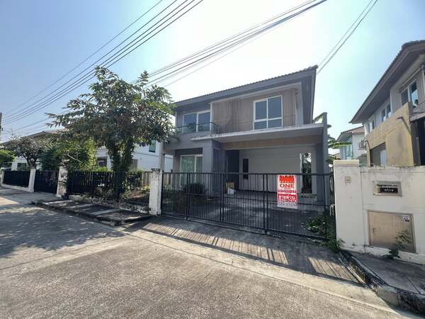 บ้านเดี่ยวหมู่บ้านพฤกษ์ลดา-บางนาสป.2003 ตำบล บางบ่อ อำเภอบางบ่อ สมุทรปราการ 10560****ขาย 4,400,000 บาท *****ผู้ซื้อเป็นผ่ายโอนค่าโอน#จุดเด่น :*ทำเลสวยหน้า Lake และสวน วิวหน้าบ้านมีทั้งทะเลสาบกว้างใหญ่และน้ำพุ*สามารถทำคาเฟ่ได้ วิวสวยเพราะช่วงเย็นจะมีคนเดินออกกำลังกาย#รายละเอียด– รหัสทรัพย์ : A5267– หมู่บ้าน : บ้านพฤกษ์ลดา บางนา (Baan Pruklada Bangna)– ซอยเอแบค– ประเภท : บ้านเดี่ยว– ตำแหน่งบ้าน : 