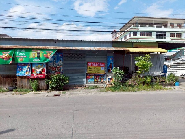 ZT871 ขายด่วนทีดิน  100 ตร.วา สวยทำเลทอง ติดถนน 2 ด้าน  ราม2  ใกล้เมกา-บางนาที่ตั้ง ถ.รามคำแหง2. ซ.12. แยก5 แขวงดอกไม้  ประเวศ กทม.พื้นที่  ที่ดินติดถนน 2  ด้านถมแล้ว  100 ตร.วา-  ติดถนนรามคำแหง 2 ซ.12.- กว้าง 25 เมตร. ลึก 16 เมตร  โดยประมาณเหมาะทำโฮมออฟฟิศ,  อพาร์ทเม้นต์, หรือเกร็งกำไรสถานที่ใกล้เคียง   เดินทางไปสนามบินสุวรรณภูมิเพียง30. นาที-ม.ราคำแหง2  บางนา,  รร.กรุงเทพพิทยา,รร.สาธิตรามคำแหง2,  �