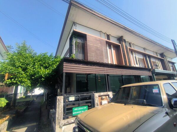 C27987ขายด่วน! ทาวน์เฮ้าส์หลังมุม ทำเลค้าขายได้ ราคาคุ้มสุดในโครงการอยู่เองก็ดี เปิดร้านก็ได้ ลงทุนก็ปัง! โอกาสแบบนี้ไม่ได้มีบ่อย โครงการฟ้าปิยรมย์ เฟส 12 (เทอร์เร่)ทำเลลำลูกกา – ใกล้วงแหวนกาญจนาภิเษกรายละเอียดทรัพย์ทาวน์เฮ้าส์ หลังมุม ได้พื้นที่เพิ่ม เป็นส่วนตัวเนื้อที่ 23.9 ตร.ว.3 ห้องนอน | 2 ห้องน้ำแอร์ 3 เครื่องต่อเติมครัวเรียบร้อย พร้อมเคาน์เตอร์ครัวต่อเติม