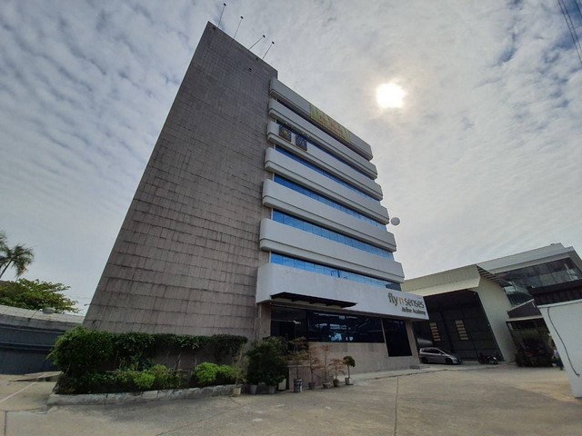 ออฟฟิศให้เช่าวิภาดี หลักสี่  อาคาร ฟลาย แอนด์ เซ็นส์ ตลาดบางเขน เขตหลักสี่ ใกล้ทางด่วน ขนาดพื้นที่ให้เช่าเริ่ม 100 ตรม. ขึ้นไป O2,512,59O9,  O84,543,4833ดูข้อมูลอาคารอื่นที่ www.irentoffice.com และยินดีรับฝากขาย-เช่าสำนักงานค่าประกันการเช่า    3    เดือนค่าเช่าล่วงหน้า      1    เดือนสัญญาการเช่าสำนักงาน3ปีขนาดพื้นที่ให้เช่า 100ตารางเมตรขึ้นไปขนาดพื้นที่และค่าใช้จ่ายต่างๆ อาจมีการปรับเปลี่ยน�