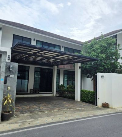 ขาย 6.5 ล้านบาท*ให้เช่า 40,000/เดือน*บ้านโมเดิร์น ต.แม่เหียะ อ.เมืองเชียงใหม่พร้อมเฟอร์ฯ พื้นที่กว้างขวาง มีฝ้าเพดานสูงโปร่ง ใกล้ร้านอาหาร ร้านกาแฟ ตลาดสด สนามบิน.เนื้อที่ดิน 73.8 ตารางวา พื้นที่ใช้สอย 330 ตารางเมตร 4 ห้องนอน (1 master bedroom พร้อม walk-in closet, มีห้องนอนชั้นล่าง 1 ห้องพร้อมห้องน้ำในตัว)5 ห้องน้ำจอดรถในโรงรถได้ 2 คัน .รายละเอียดเพิ่มเติม2 ห้องครัว (ครัวฝรั่ง ครัวไทยต่อเติม�