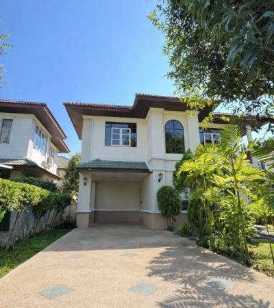 ให้เช่า 30,0000บาท/เดือนหมู่บ้านฟ้าหลวง สันกำแพง  (Baan Fah Luang)รับสัตว์เลี้ยงขนาดเล็ก (รับสัญญาระยะสั้น)บ้านเดี่ยวบรรยากาศเงียบสงบ เป็นส่วนตัวสูง เหมาะสำหรับอยู่อาศัยจริง .บ้านสวย ทำเลดี ร่มรื่น ลมดีตลอดทั้งปีหน้าบ้านไม่ชนใคร ถนนหน้าบ้านกว้าง 6 เมตร เข้า–ออกสะดวก ไม่มีปัญหาจอดรถ น้ำไหลแรง อยู่สบายแบบไม่วุ่นวายเข้า–ออกหมู่บ้านได้ 2 ทาง ทั้งถนนสายกำแพงเก่า และถนนว�