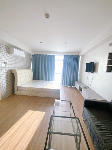 ม.รังสิต 2กม. 42ตร.ม. ห้องขนาดใหญ่  ให้เช่าคอนโด เดอะ จีโอ การ์ดิน หลักหก 1นอน 1น้ำ  โรบินสัน ศรีสมาน 2.3กม.  เฟอร์ฯครบ 12,999 B-M. บรรยากาศสงบ เป็นส่วนตัว เหมาะอยู่อาศัย เดินทางสะดวก ใกล้รถไฟฟ้าสายสีแดง รังสิต ทำเลสะดวก ใกล้แหล่งชุมชนRangsit University 2km. 42sq.m. spacious room Condo for rent The Geo Garden LakHok 1bed 1bath Robinson SriSaman 2.3km.  Convenient location close to community amenities and   fully furnished  12,999 B-M.  Peaceful and private atmosphere ideal for living Convenient transportation near Rangsit Red Line BTSถ.สรงประภา เชิดวุฒากาศ  ตำบลหลัก�