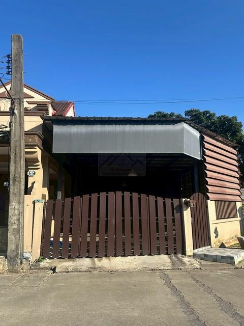 ให้เช่าทาวน์เฮ้าส์ 2 ชั้น หมู่บ้านบารเมษฐ์ เฉลิมพระเกียรติ 62 หลังริม เฟอร์พร้อมอยู่ ( ไม่รับสัตว์เลี้ยงทุกชนิด )เหมาะกับครอบครัวขนาดเล็กที่มีรถหลายคัน หรือทำธุรกิจที่บ้านต้องการพื้นที่เก็บสินค้าในร่มราคาเช่า 25,000 บาท / เดือน ( สัญญาขั้นต่ำ 1 ปี ประกัน 2 ล่วงหน้า 1 เดือน )ที่ตั้ง ถนนเฉลิมพระเกียรติ ร 9 ซอย 62 แขวงดอกไม้ เขตประเวศ กรุงเทพมหานครติดต่อ : คุณภัสพงณ์ 0634098164Lin