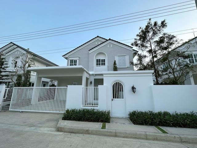 ให้เช่าบ้านเดี่ยว ชัยพฤกษ์ บางนา กม.15 บ้านติดสวนส่วนกลาง ใกล้ Mega Bangnaติดต่อ Agent คุณบัว (Bua)Tel: 093-646-4597LINE ID: Bua093ให้เช่าบ้านเดี่ยวโครงการ ชัยพฤกษ์ บางนา กม.15 บ้านสวยทำเลดี ติดสวนส่วนกลาง บรรยากาศร่มรื่น เงียบสงบ เหมาะสำหรับอยู่อาศัยระยะยาว พร้อมสิ่งอำนวยความสะดวกครบครัน ใกล้แหล่งไลฟ์สไตล์ โรงเรียน และโรงพยาบาลรายละเอียดบ้านบ้านเดี่ยว 2 ชั้น ที่ดิน 62.1 ตารางวา พื้นที่ใช้สอ