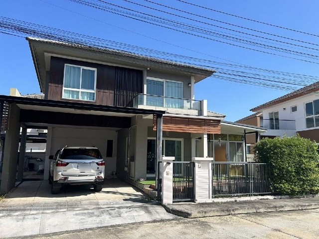 #สีวลี #มีโชค ขาย 4.7 ล้าน 57.7 ตรว. บ้านเดี่ยว 2 ชั้น #สันผีเสื้อ #ต่อเติมครบ #บ้านในโครงการคุณภาพ #พร้อมเข้าอยู่ เดินทางสะดวก #ใกล้รวมโชค #ใกล้เซ็นทรัลเฟสติวัลเนื้อที่ 57.7 ตารางวา 3 ห้องนอน 4 ห้องน้ำ1 ห้องครัว2 ที่จอดรถห้องน้ำห้องใหญ่ จะเป็นแบบกดปุ่มออโต้ต่อเติมห้องครัวด้านหลังให้แล้ว 1 ห้อง (ห้องครัว 1 +หลังบ้าน 1 ห้อง)ต่อเติมห้องด้านหน้าบ้าน 1 ห้องเป็นห้องเด็กเล่น ขาย 4.7 ล�