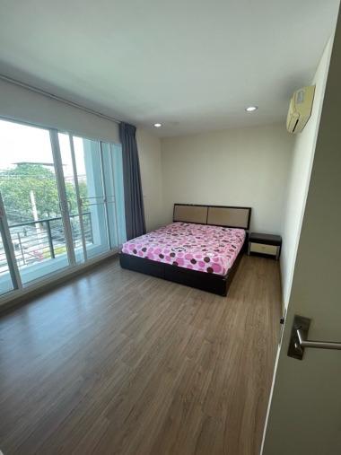 ให้เช่าทาวน์โฮม โครงการ บ้านกลางเมือง Banklangmueng Ladprao ลาดพร้าว 71 นาคนิวาส 34 ใกล้ Central Eastvilleรร.สตรีวิทยา 2*** ราคาเช่า 28,000 บาท/เดือน ประกัน 2 ล่วงหน้า 1 สัญญาเช่า 1ปีติดต่อ คุณช่อผกา โทร 0616198565 LINE 0616198565สำรอง LINE 0812523279 ส่งลิ้งก์ไว้ได้เลยทาวน์โฮม 3 ชั้น โครงการบ้านกลางเมือง ลาดพร้าว 71 นาคนิวาส 34เนื้อที่ 21 ตร.วาพื้นที่ใช้สอย : 200 ตร.ม.3 ห้องนอน3 ห้องน้ำ2 ที่จอดรถเฟอร์นิเจอร์ ครบ พร้อมเข้าอยู่ (เตียง โ�