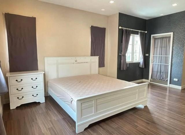 ให้เช่า บ้านเดี่ยว โครงการ บุราสิริ ปัญญา อินทรา บ้านหันทิศใต้ ใกล้ซาฟารีเวิล์ด เหมาะอยู่อาศัยราคาเช่า 35,000 บาท/เดือนค่าส่วนกลาง 30 บาท/ตรม (164*30) 4,920 บาทติดต่อ คุณช่อผกา โทร 0616198565 LINE 0616198565สำรอง LINE 0812523279 ส่งลิ้งก์ไว้ได้เลย-โครงการ บุราสิริ ปัญญา อินทราบ้านเดี่ยว 2 ชั้น -ที่ดิน 58 ตรว. -พื้นที่ใช้สอย 164 ตรม. สไตล์ ENGLISH COUNTRY-3 ห้องนอน 3 ห้องน้ำ-1 ห้องนั่งเล่น-1 ห้องครัว-2 ที่จอดรถ-หน้าบ้านหันท