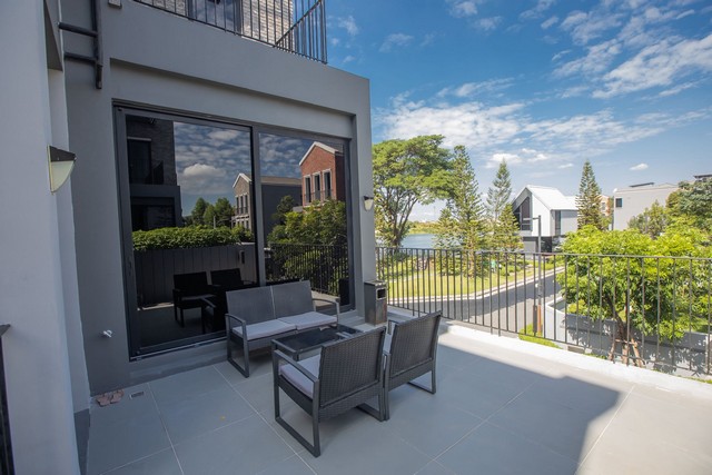 P604 ให้เช่า บ้านเดี่ยว 3 ชั้น โครงการ Artale Ekkamai-Ramintra อาร์เทล เอกมัย-รามอินทรา ซอยสุคนธสวัสดิ์ 19 ถนนประเสริฐมนูกิจ ตกแต่งพร้อมเข้าอยู่ให้เช่าราคา 230,000 บาท/เดือนติดต่อ คุณช่อผกา โทร 0616198565 LINE 0616198565สำรอง LINE 0812523279 ส่งลิ้งก์ไว้ได้เลย-โครงการ Artale Ekkamai-Ramintra อาร์เทล เอกมัย-รามอินทรา ซอยสุคนธสวัสดิ์ 19-บ้านเดี่ยว 3 ชั้น-เนื้อที่ดิน 55 ตร.ว -พื้นที่ใช้สอย 390 ตร.ม.-4 ห้องนอน -6 ห้องน้ำ -1 ห้องนั่งเล่น -ห้อง