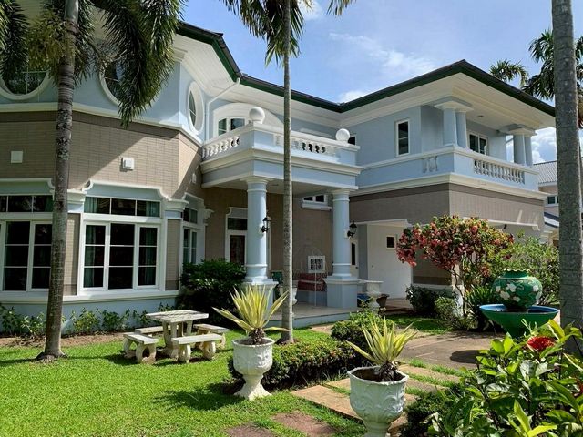 ขายเพียง 11 ล้าน 245 ตรว. #นันทวัน #แลนด์แอนด์เฮาส์ #สันทราย บ้านหรูในโครงการระดับพรีเมียม บ้านเดี่ยวหลังใหญ่ ทำเลคุณภาพ บรรยากาศร่มรื่น เป็นส่วนตัว เหมาะสำหรับครอบครัวใหญ่ #ใกล้โรงเรียนต้นกล้ารายละเอียดบ้านเนื้อที่ดิน 245 ตร.วาพื้นที่ใช้สอย 388 ตร.ม.บ้านเดี่ยวขนาดใหญ่ ฟังก์ชันครบชั้นบน3 ห้องนอนใหญ่ ห้องน้ำในตัวทุกห้อง1 ห้องพระ1 โถงนั่งเล่นชั้นบนระเบียงดาดฟ้าชั�